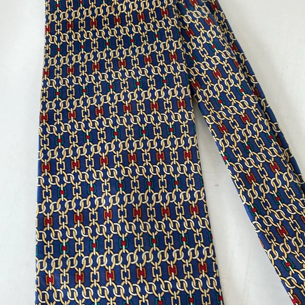 Brooks Brothers Makers Silk Navy Blue Gold Link Tie. Made in USA